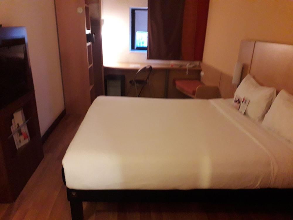 Ibis Tlemcen Hotel Exterior foto