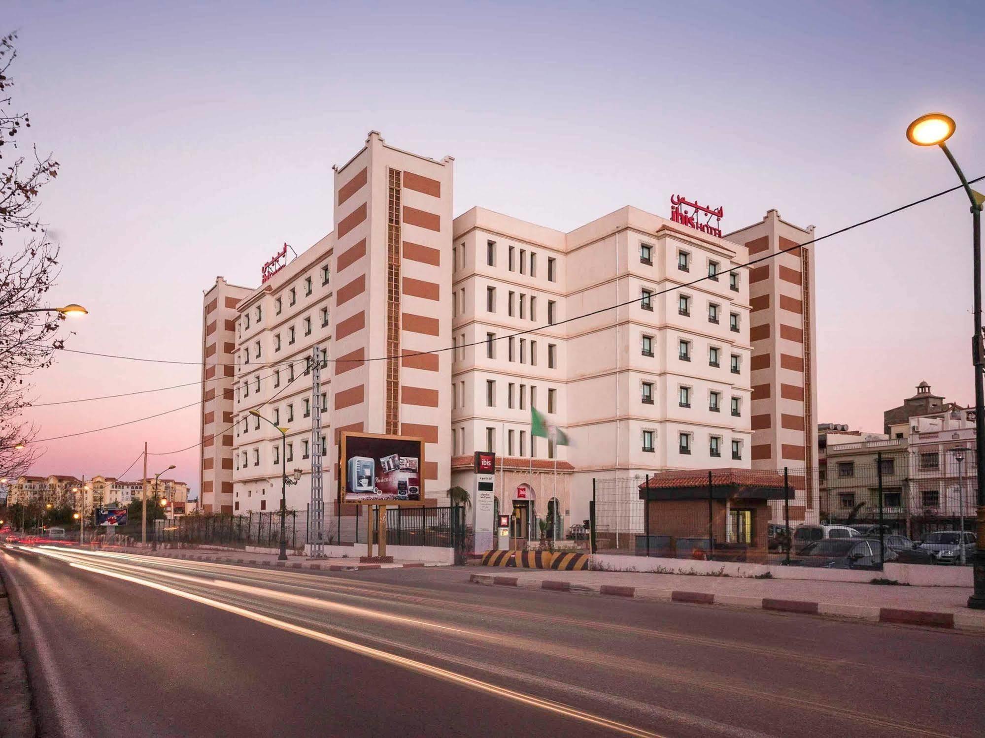 Ibis Tlemcen Hotel Exterior foto